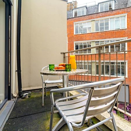 Spacious Apartment With A Balcony In Prime Location In Farringdon London Eksteriør billede